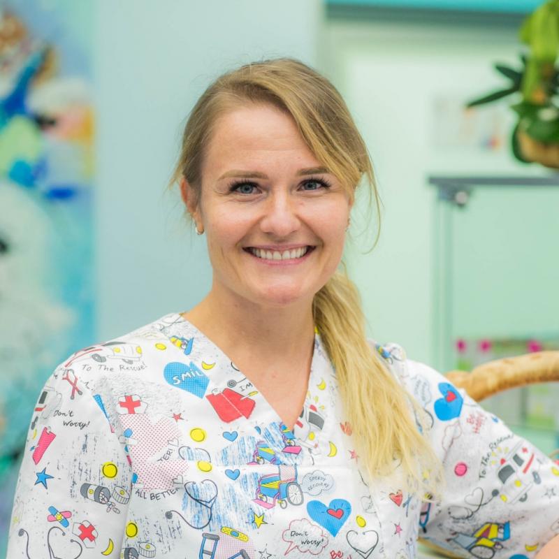 Анастасия Сухоцкая, детский стоматолог SMART MEDICAL sukhoczkaya-anastasiya-ivanovna-detskij-stomatolog-smart-medical